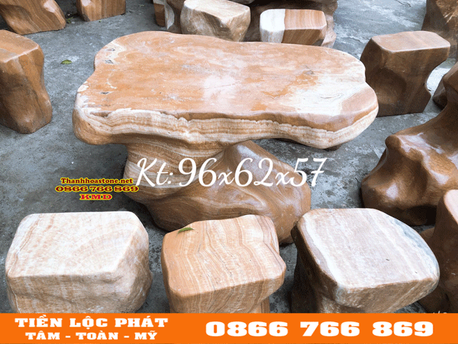 ban-ghe-da-nguyen-khoi-dep-ban-o-lai-chau